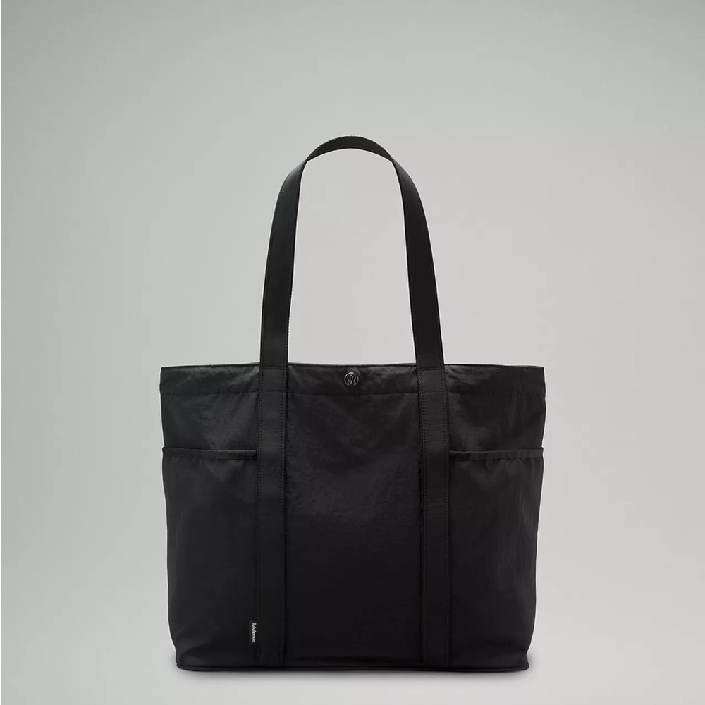 Lululemon Daily Multi-Pocket Tote Bag 20L